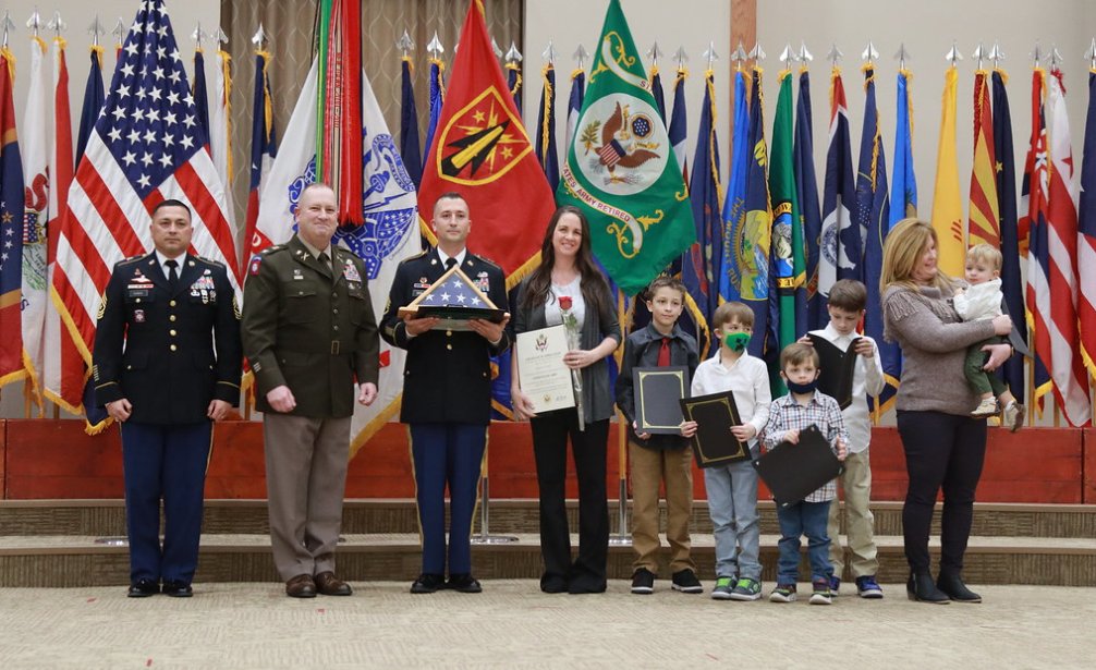 USArmyFortSill's tweet image. This past Friday, we held a retirement ceremony for 11 soldiers at Cache Creek Chapel. Thank you to the soldiers and their families for their commitment to service. People first! Winning matters! 

#SoldierForLife #ArmyCareer #ArmyFamily #strongertogether #FiresFifty 
@USArmy