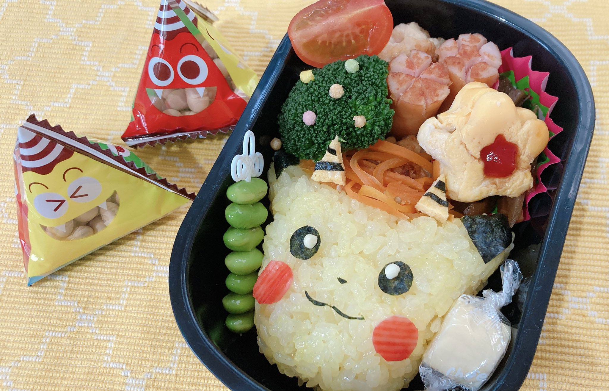Sゲッコウガ ポケモンキャラ弁 おにピカチュウ O ᆺ O 今日の幼稚園お弁当は節分だからおにピカチュウにしてみました 写真載せられてなかったから再投稿 ポケモン キャラ弁 幼稚園お弁当 節分 T Co X0liwrfmm8 Twitter