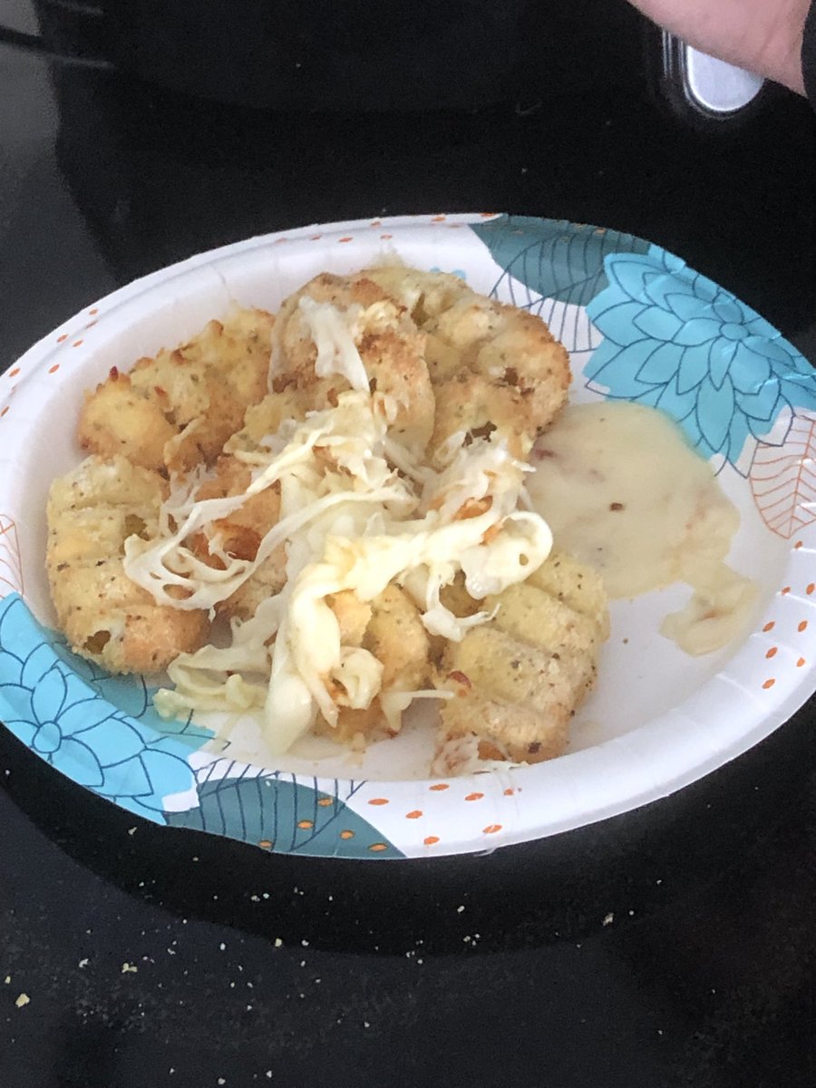 JasonHoane's tweet image. Can’t wait for these homemade cheese sticks from ⁦@JenniferHoane⁩   Remember kids it’s all about #presentation