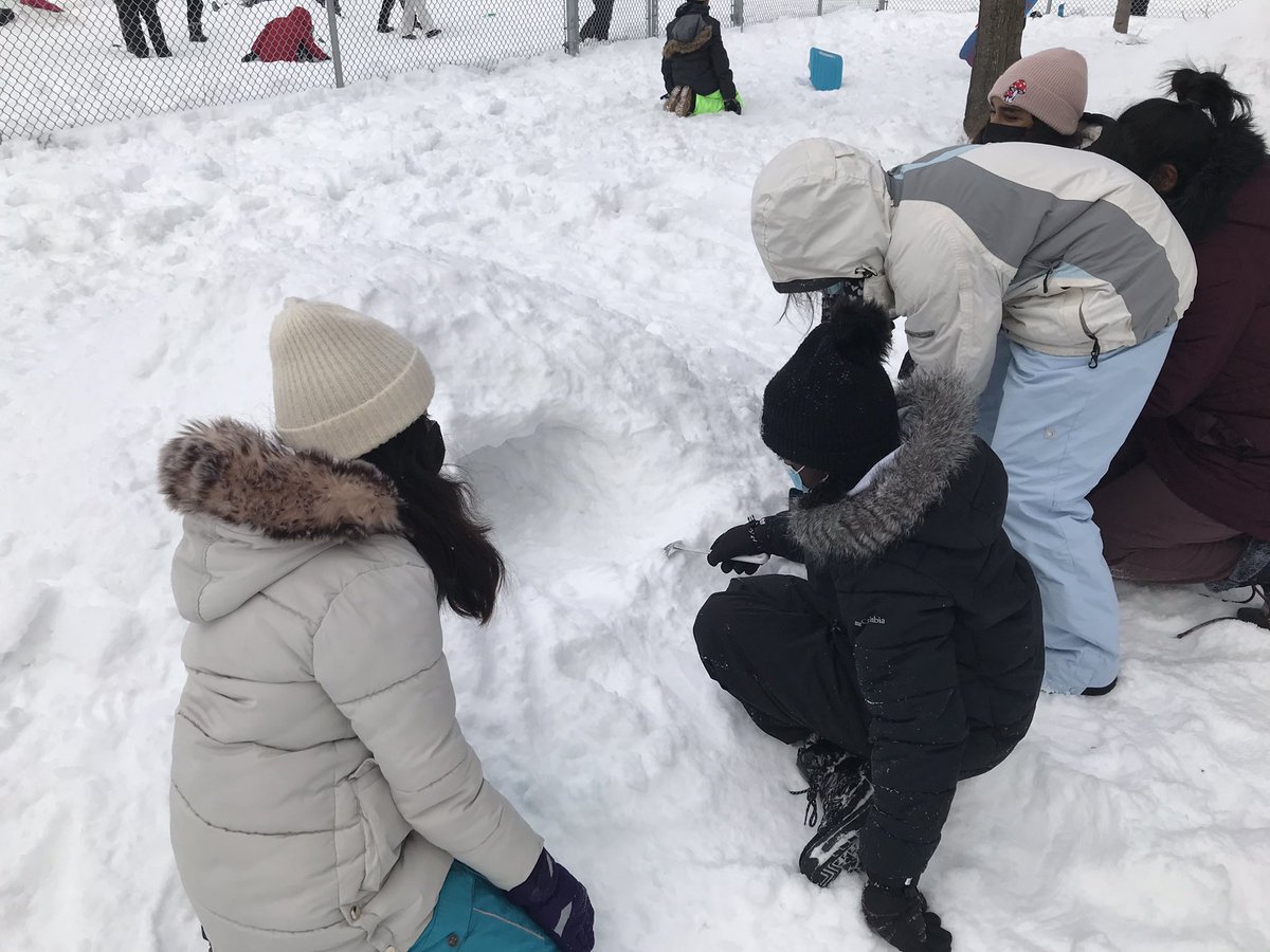 Outdoor Adventure Day for Gr.7/8 SS @DanforthGardens | Integrating Indigenous perspectives into the curriculum by building snow structures #Quinzees, playing Inuit games and learning survival skills #SacredOrder:Shelter, 🔥, 💦, Food #MrPipher @LC3_TDSB @LizBHolder @tdsb