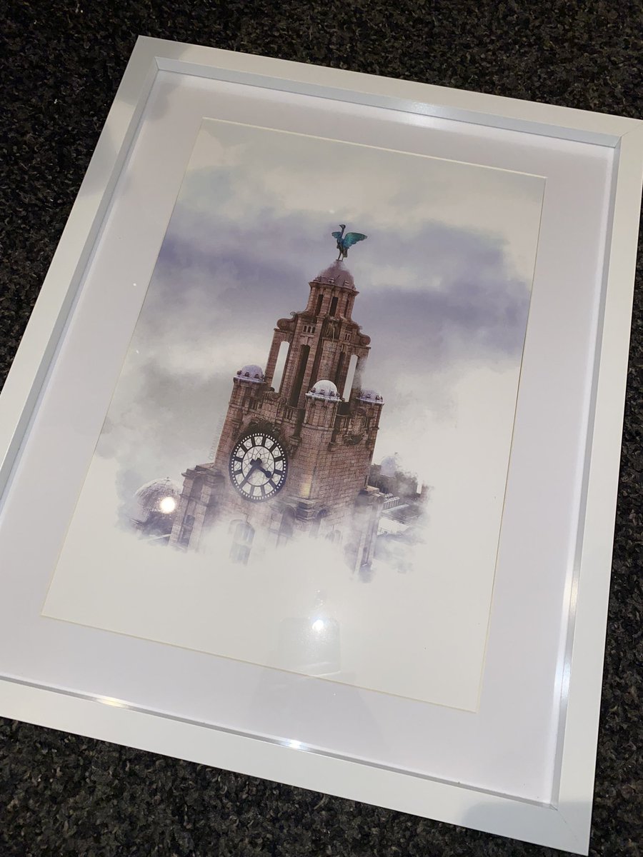 Giving away this huge framed picture of my A3 print “Liver bird in the fog” to someone who would love to have it.

Just retweet this and ill pick a winner, ends next friday 11/2 😎