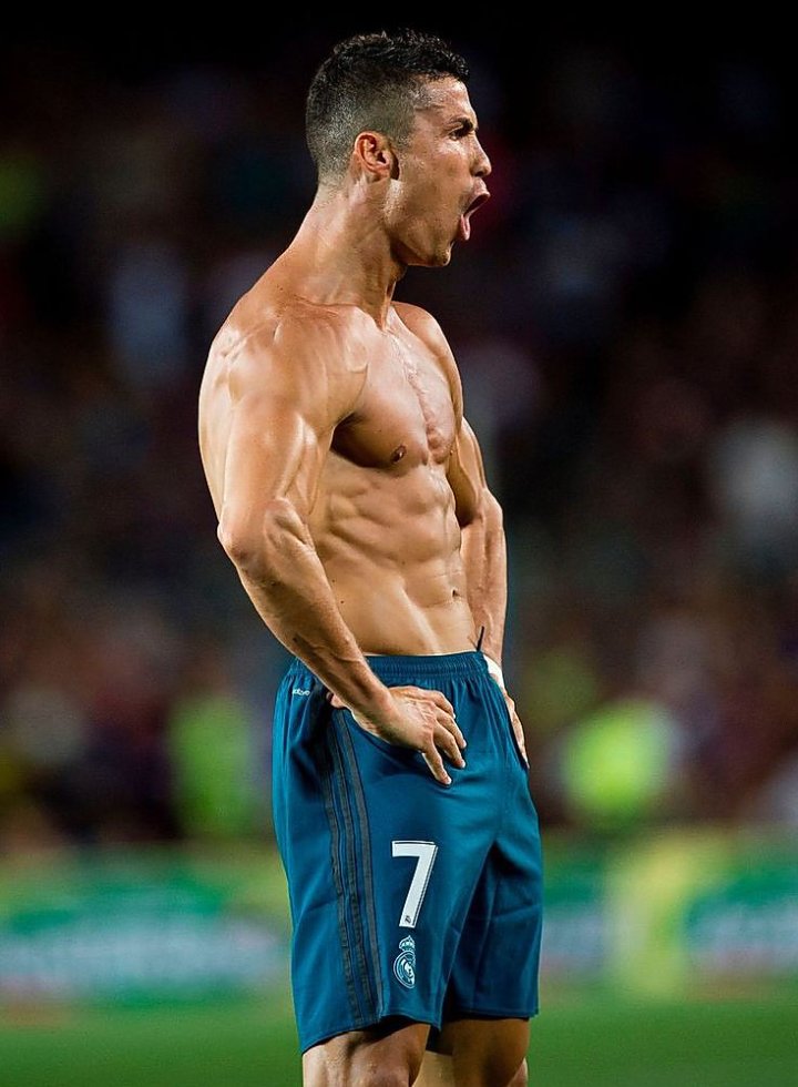 Just want to wish Cristiano Ronaldo a happy 37th birthday. A real life super hero, world famous and THE goat 