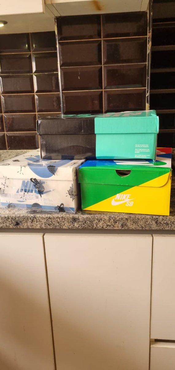 808_flacko's tweet photo. Nike Dunk SB green lobster up for sale
Size 41/42 #ASUU #Rinu #2012Benz #Saraki #Taoma #Nofugazzi https://t.co/gC6aAjUoqm