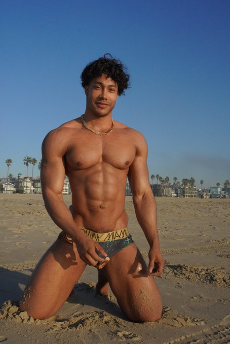Watch Michael Privius- 6’3|215lbs's leaked NSFW photo on TwXstars