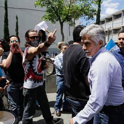 cortezisaachaco's tweet photo. @AnaiteQ Y el #GranCulpable de todo esto. Es el #puebloborregoYcobarde SI #Despertara y volviera a las #GRANDES #MANIFESTACIONES estos #HDP ya fueran historia. https://t.co/GxrdxMnk4q