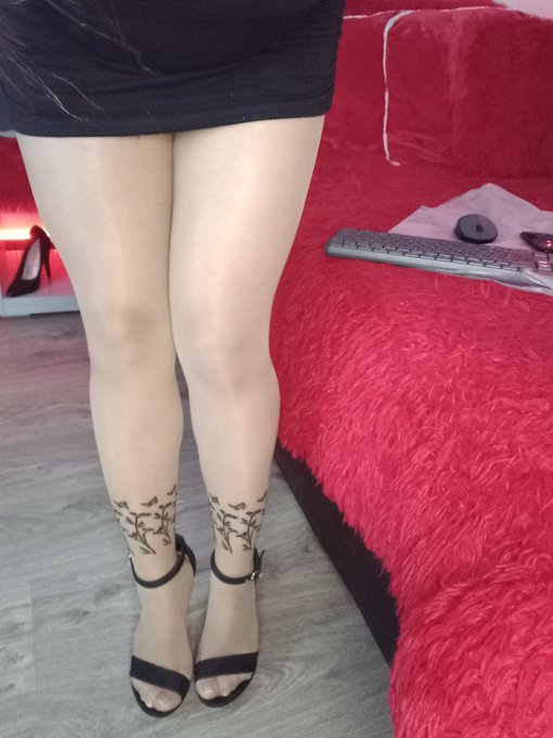 I am online https://t.co/mUoJI6dGWb<a href="/tag/nylon"class="tags"><span>#nylon</span></a>