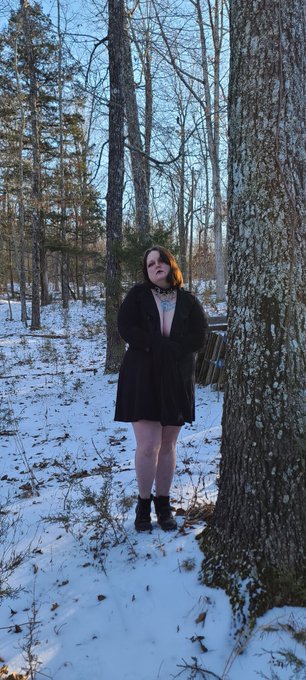 So cold out here. Anyone want to warm me up?   &deg;FREE OnlyFans link in bio&deg; https://t.co/nGoYBMJUYa<a href="/tag/sellingcontent"class="tags"><span>#sellingcontent</span></a><a href="/tag/nsfwtwt"class="tags"><span>#nsfwtwt</span></a>
