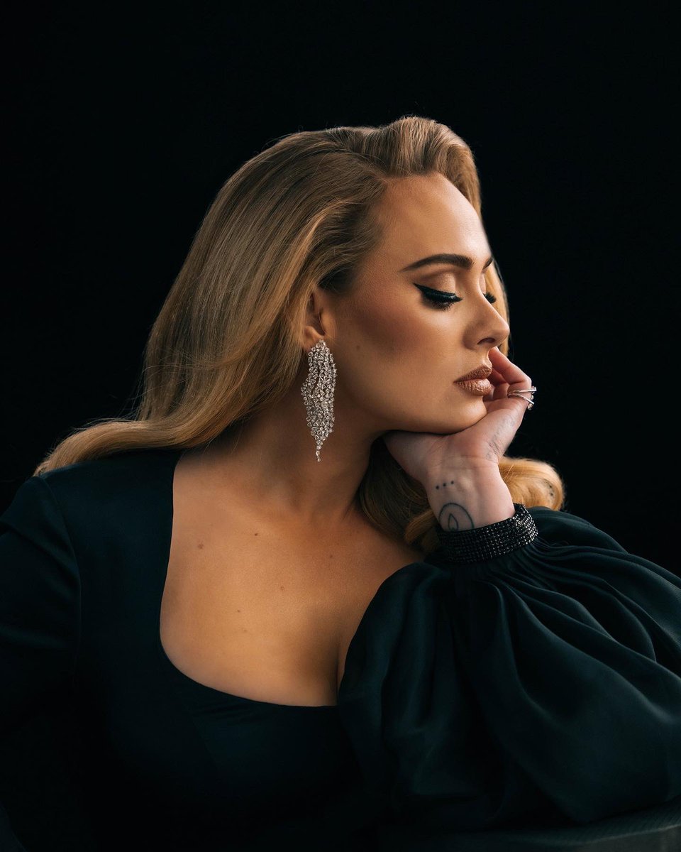 adelecomments's tweet image. I'm voting for #Adele for #BestComebackAlbum at the #iHeartAwards. RT too! Let’s win this!