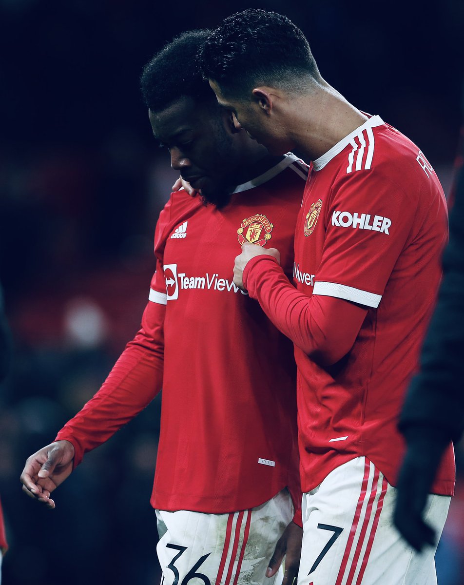 ManUtd's tweet photo. Win, lose or draw — we'll stick together. 𝗔𝗹𝘄𝗮𝘆𝘀 🔴⚪⚫

#MUFC | #FACup https://t.co/SrKhmA1JTr