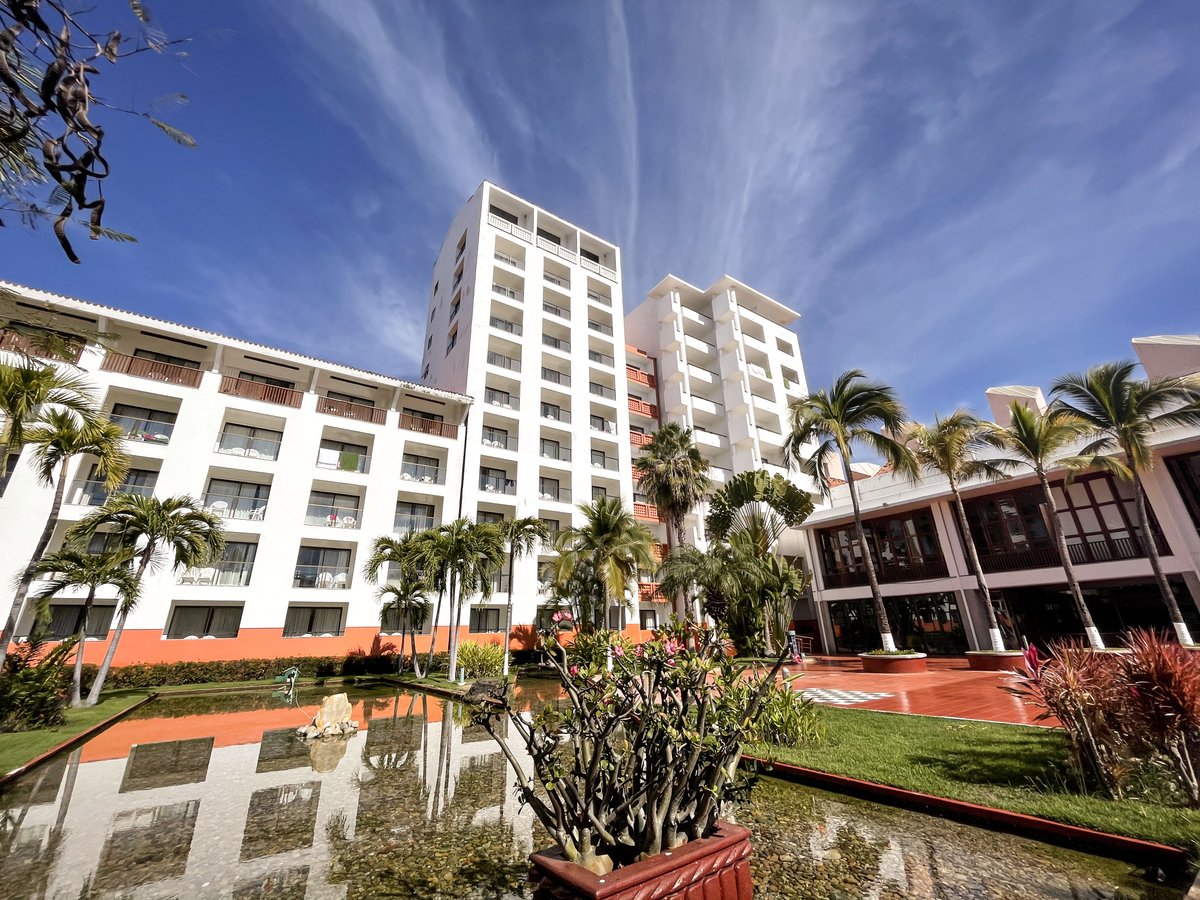 Disfruta del encanto de los jardines de #MeliaPuertoVallarta. 

#SoulMattes #FamilyHotel #VisitMexico