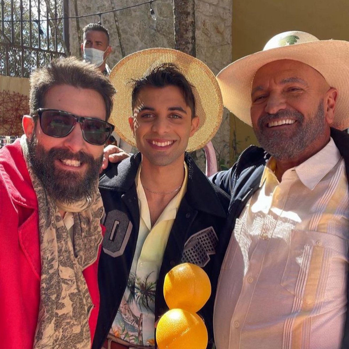 cncomusicbraRJ's tweet photo. Para nossa alegria, foram postasse algumas fotos no set de gravação. 
📷 Via: @ricardobecerraactor

#4ever #cncowers #cnco #cncomusic #disneyplus #christophervelez #erickbrian #richardcamacho #zabdieljesus https://t.co/KjIpCXrowH