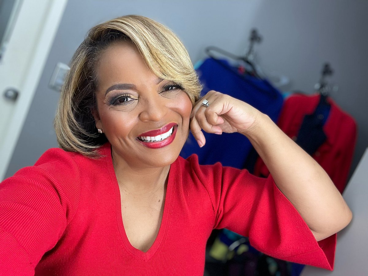 Before I sign off for the night … 

On this #WearRedDay … this is me reminding you … spread love 🥰 &amp; take good care of your heart. ♥️ #HeartMonth #OurHearts #TheHeartTruth