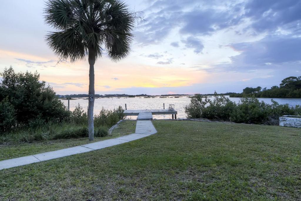 tv_florida's tweet photo. Waterfront Cedar Key Duplex Home with Private Dock😀
https://t.co/OJmeoCN7B1👍
*
#cedarkey #mp_traveldestination #earthofficial #mp_florida #florida #mp_unitedstates #passionpassport #mp_unitedstates_florida #heatercentral #love #insta #instagram #instagood #travelawesome #a #o✴️ https://t.co/sz7le6CCXd