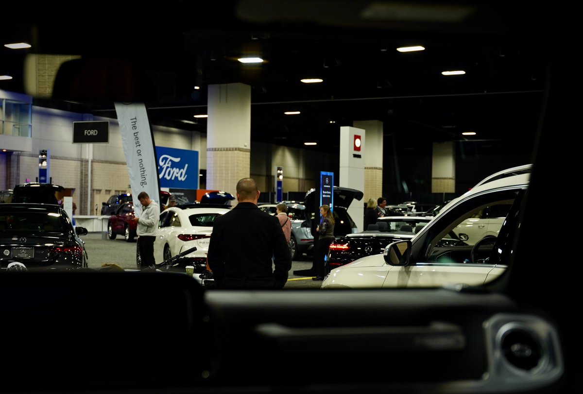 KnoxAutoShow's tweet photo. Day 1 is a wrap! 🏁 The doors open again tomorrow at 11am. Auto dealers displaying brand new makes &amp; models under 1 roof. Plus, the chance to win door prizes &amp; test-drive select vehicles. It's a day you don't want to miss! Grab tickets at https://t.co/PvJZ5UUP1v. #KnoxAutoShow https://t.co/ClYtV5aqzg