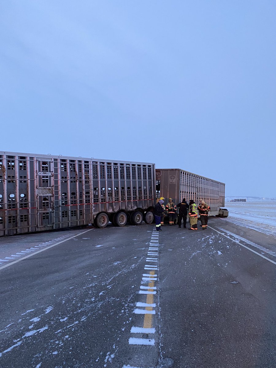 Ahilz258's tweet photo. Update on Highway 52 road closure near Minot at 6pm. The roadway is still closed for vehicle recovery and the crash is under investigation. An official media release will be issued later. #NDHP258 https://t.co/d3loBBV0VU