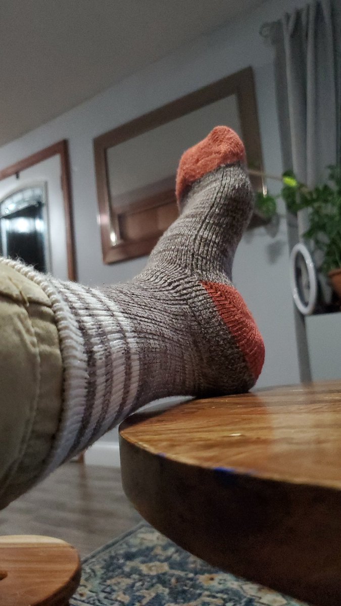 _SSOLES00's tweet photo. Smell my stinky feet slut https://t.co/AYJncfxJUV