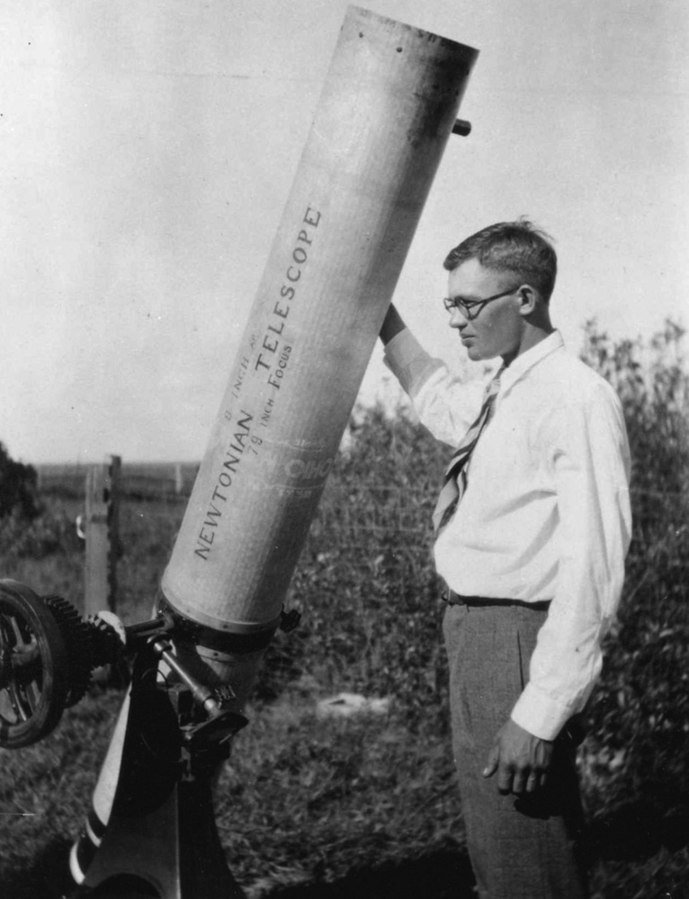airandspace's tweet photo. Astronomer Clyde Tombaugh was born on this day in 1906. Tombaugh is most well known for discovering Pluto in 1930 (when he was just 24 years old!). https://t.co/W8lcXSiRBX