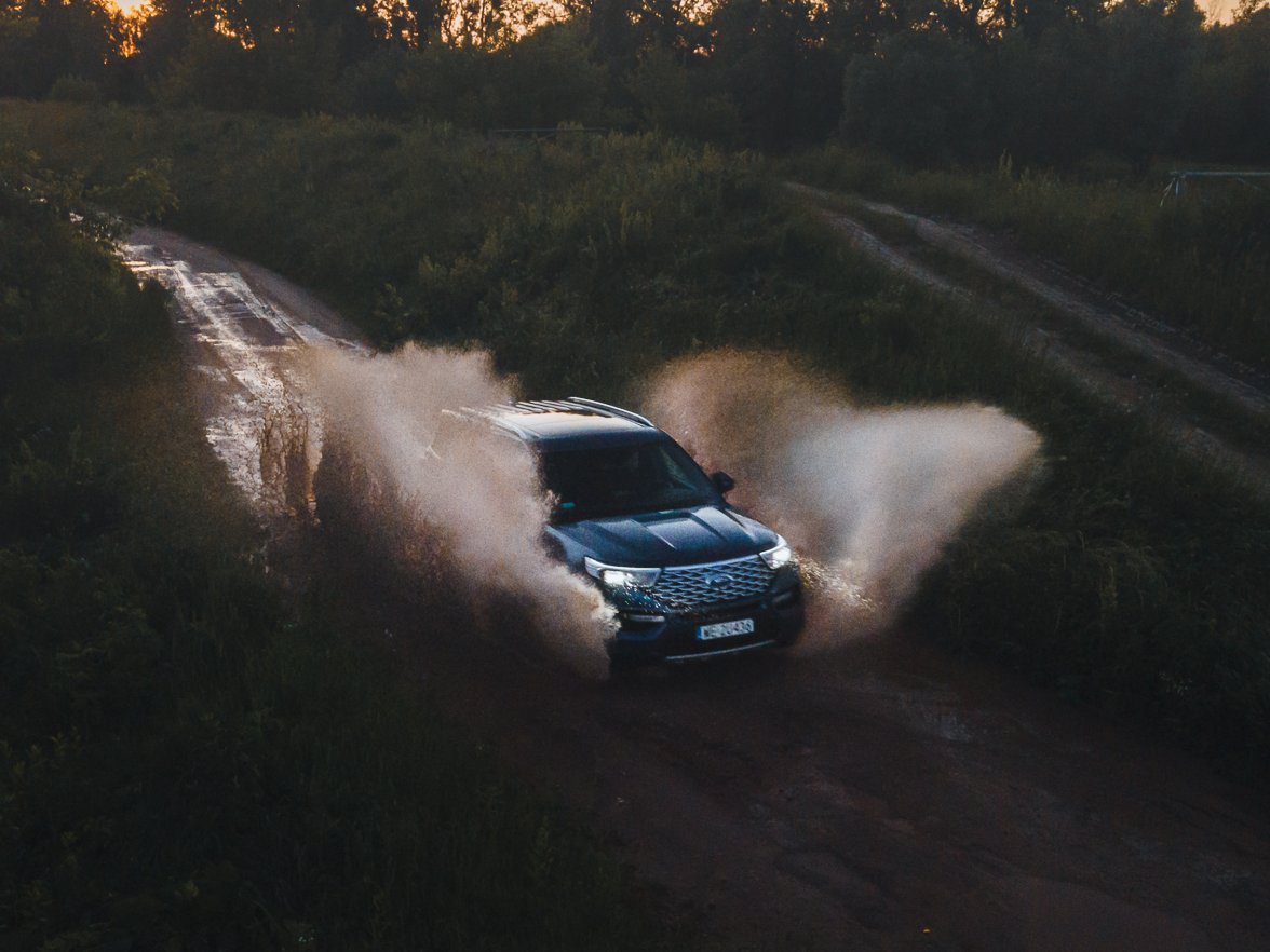 FordPolska's tweet photo. 👉#FordPolska
▫️ Weekendowo witamy się z Wami #FordExplorer Plug-In Hybrid i przebitkami z podróży po Polsce😎
Amerykańska legenda gotowa na każdą drogę!😉
Dzień dobry
#GoSUV #GoElectic⚡️ https://t.co/jty780ffKa