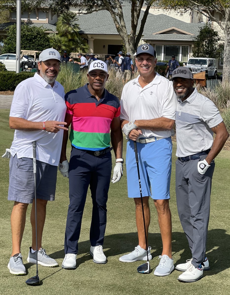 victorgreen2121's tweet photo. A great day on the course w the fellows. My friends former teammate Vinnie Testaveda and coach Todd Haley and @rondebarber #OldMemorial @NFLPAFmrPlayers @RetiredNFLers @NFL https://t.co/inHr7k9Fhr