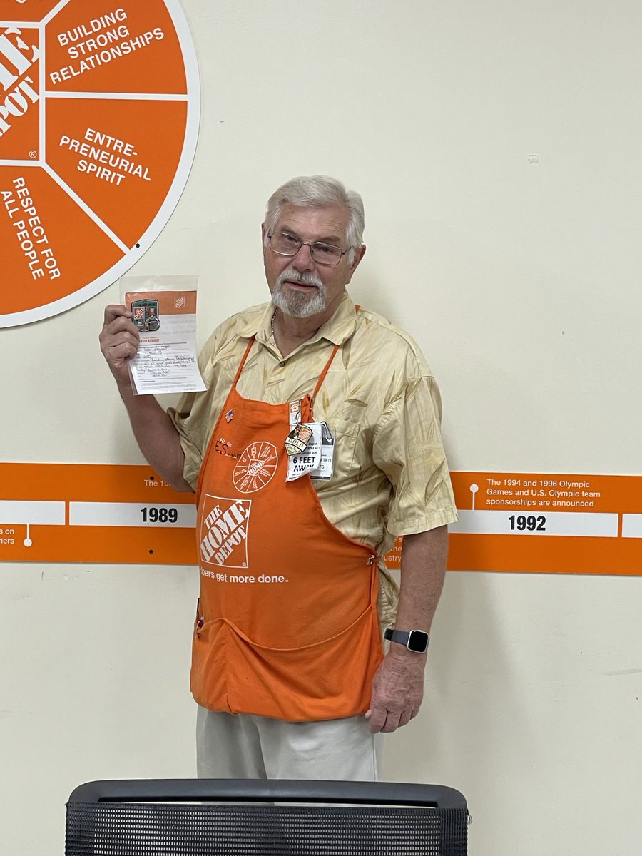 Two amazing 6950 associates that work so hard, are flexible and have great attitudes. We are blessed to have them both. Thank you Dennis and Les.