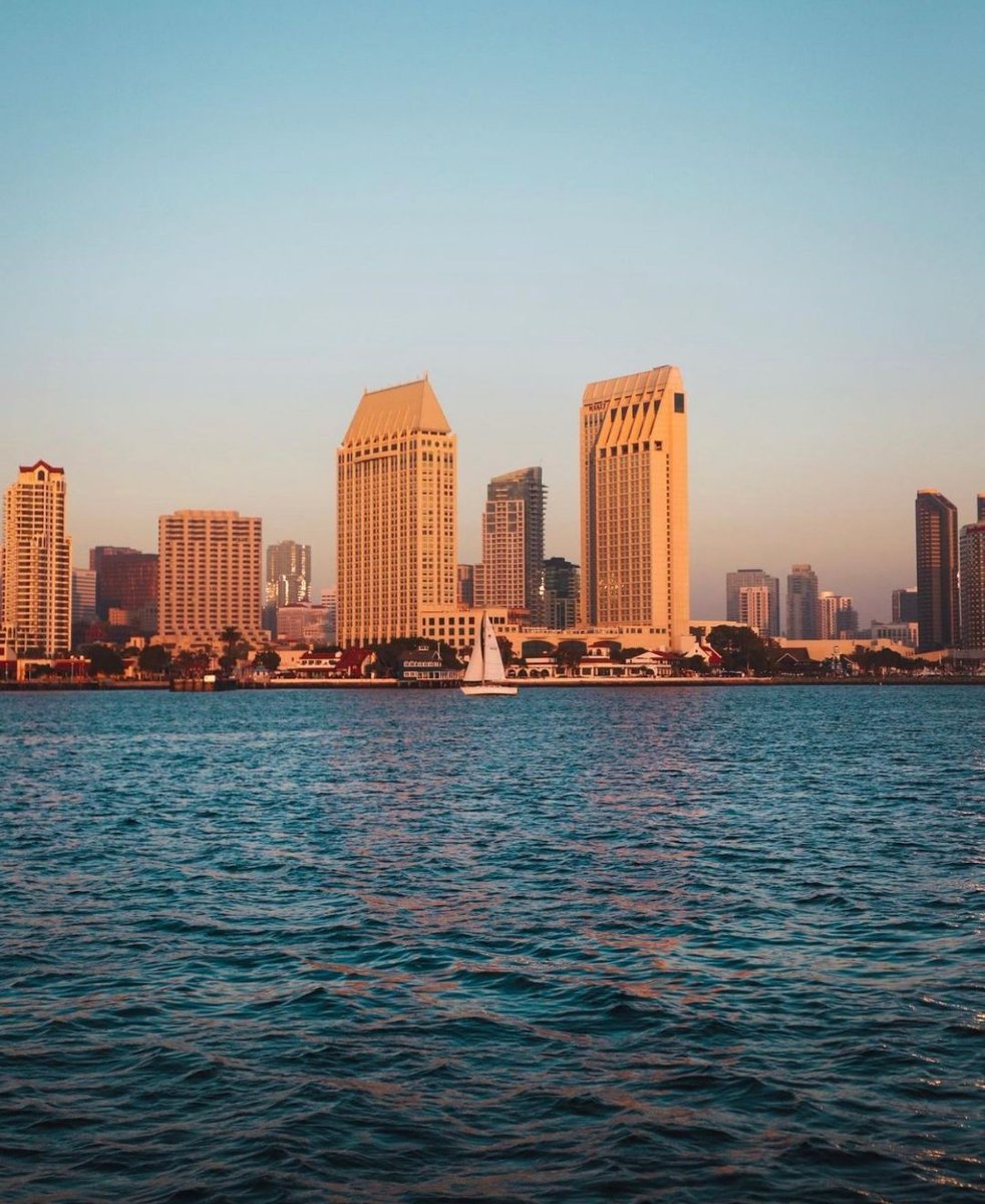 Stay golden, San Diego. 

 📸@michaelhsu95

#SanDiegoSkyline #GrandHyatt #GoGrandSanDiego #SanDiegoHotel #SanDiegoTravel #VisitSanDiego