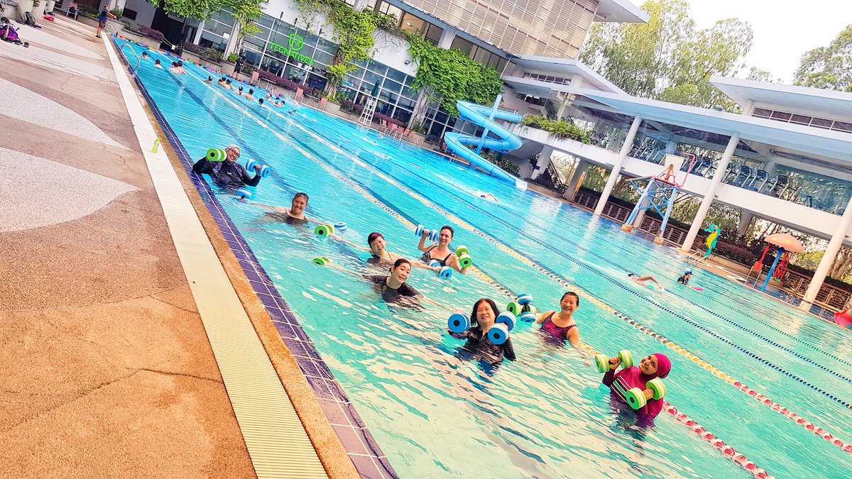 flexasticfit's tweet image. Hey there, call us #gymbot!

Gosh we&apos;re  #breathtaking! 
Today we&apos;re have sweat a lot because we respect our body 💦

We believe you can do this as well, #workout until you&apos;re fulfilled!

Happy Lunar New Year 🐯🖤 

Book via bookingschedules.as.me