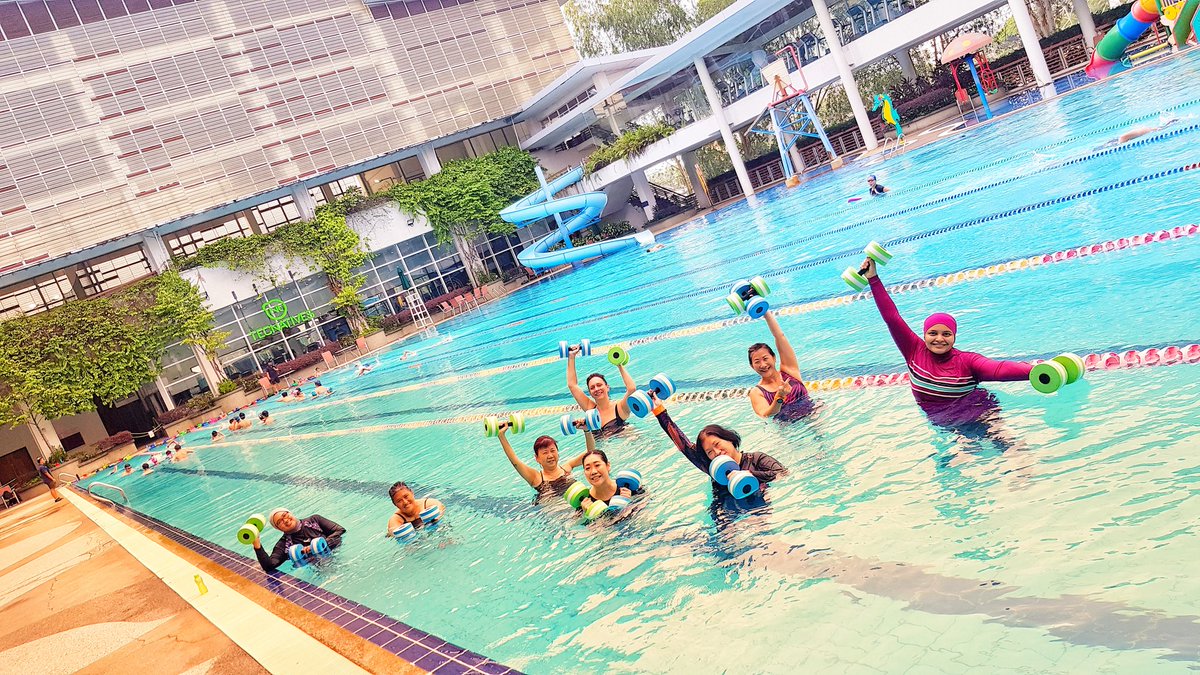 flexasticfit's tweet image. Hey there, call us #gymbot!

Gosh we&apos;re  #breathtaking! 
Today we&apos;re have sweat a lot because we respect our body 💦

We believe you can do this as well, #workout until you&apos;re fulfilled!

Happy Lunar New Year 🐯🖤 

Book via bookingschedules.as.me