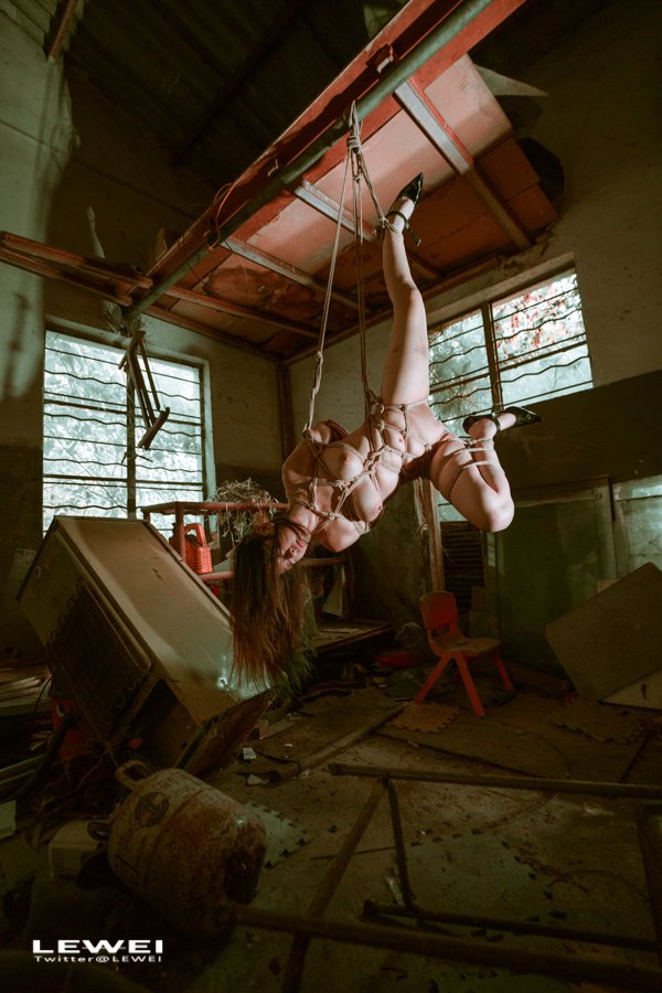 出镜: @maomaoBBY
 #LEWEI #Bondage #广州约拍 #捆绑 #废墟 #BabyArt #ChinaArt #ChinaBondage
各类主题创作拍摄欢迎私我约拍～
投稿：
@Fengsiyuan
@CPcoupling https://t.co/xW8d9Kff0j