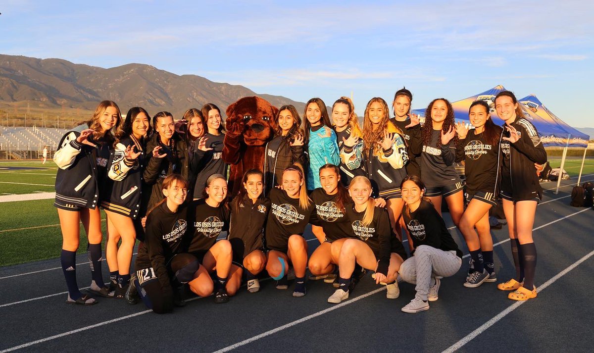 OsosGirlsSoccer's tweet photo. SENIOR NIGHT WAS A SUCCESS! Thank you to our Seniors, parents, supporters, helpers, and photographers. We appreciate what you all do. Seniors- this is not a goodbye, but we will see you later. We are proud of you! #OsosSoccer #oneteam #oneprogram #fouryearslater #yournight #hwpo https://t.co/wRdVHm1p6X