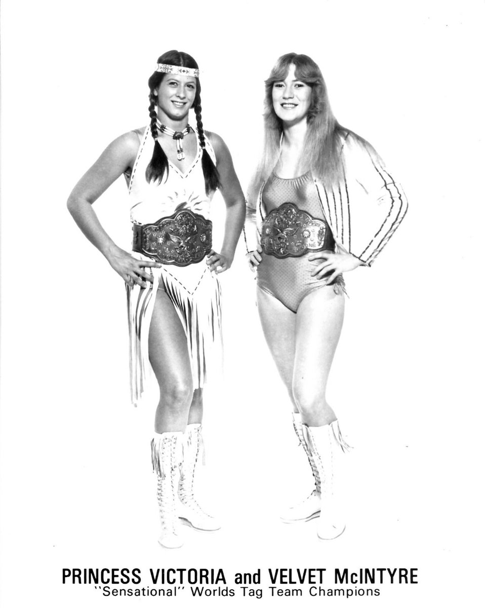 PrncesVictoria's tweet image. 8x10 pictures autographed by both Velvet and I $75.00 each including shipping. Dream catchers $35.00-$40.00 + $10.00 shipping  Books $35.00 Photos $10.00 Legends Game card $20.00 .Topps Card $20.00 a. T Shirts Adult s,m,L, XL, XX, XXX $28.00 . 3x5 card Princess Victoria  $10.00