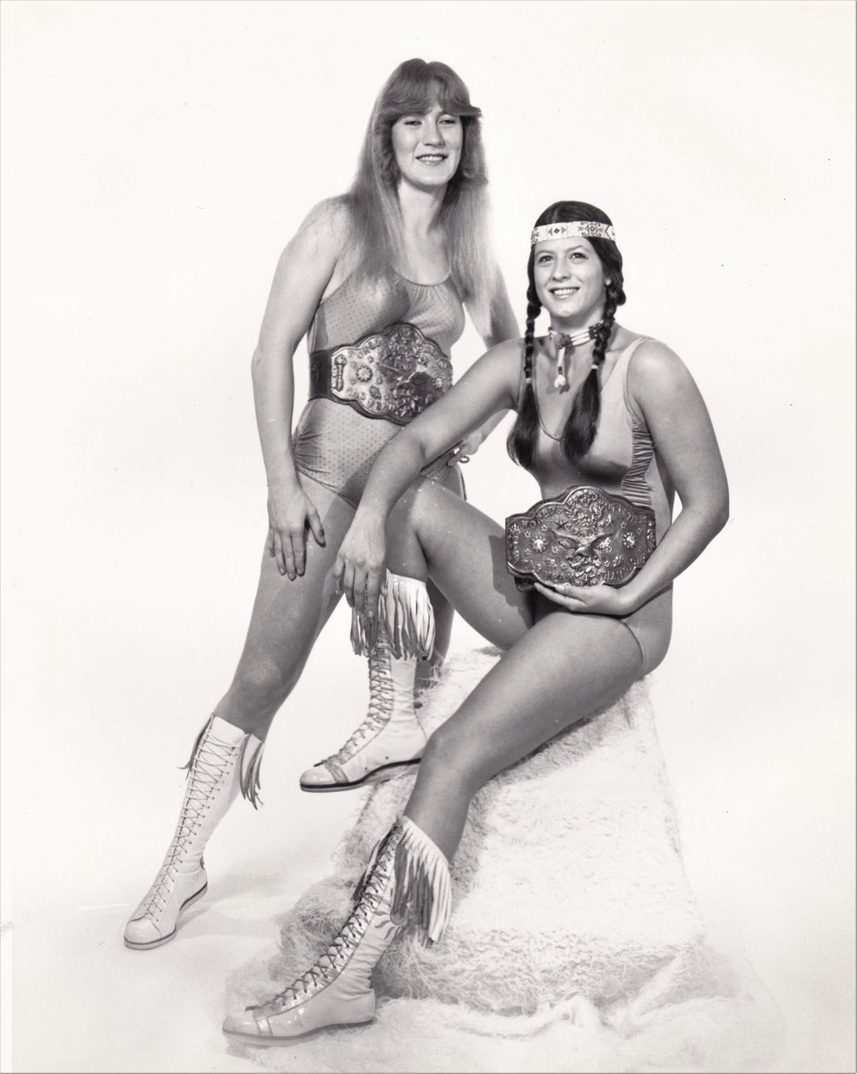 PrncesVictoria's tweet image. 8x10 pictures autographed by both Velvet and I $75.00 each including shipping. Dream catchers $35.00-$40.00 + $10.00 shipping  Books $35.00 Photos $10.00 Legends Game card $20.00 .Topps Card $20.00 a. T Shirts Adult s,m,L, XL, XX, XXX $28.00 . 3x5 card Princess Victoria  $10.00