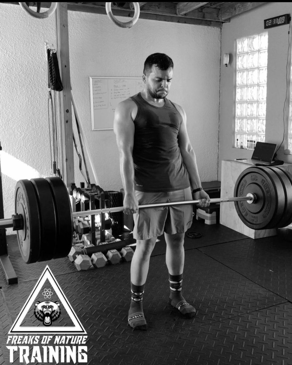 FONT_PR's tweet photo. 1st Tweet!

Gracias a todos por su apoyo y por seguirnos en twitter💪🏼

Permítanme presentarme:

Mi nombre es Freddie E.Nazario y soy el dueño de 
Freaks of Nature Training⚛️🐻- un studio de entrenamiento personal en donde nuestra misión es ayudarte a crear la mejor versión de ti! https://t.co/SBCG5K9nHX