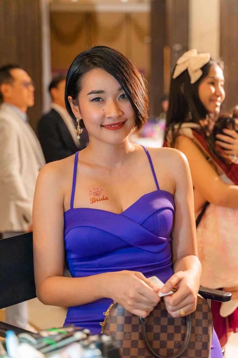 FuniqueThailand's tweet photo. 3 ขั้นตอนที่แสนง่าย
คุณก็มีลวดลายเก๋ๆได้แบบนี้เลย 
แปะ ทา ปัด  เพียงเท่านี้คุณก็จะสวยได้แย้วว
ทำเองที่บ้าน หรือจะมาเราหน้าร้าน จัดไปได้เลยย 
http:// https://t.co/9pR0I1SPUL
http:// https://t.co/09HrnwL5kS
Line: https://t.co/tcn3Jumcdo
T. 0989296965  #เพ้นท์กลิตเตอร์แทททู https://t.co/JNADcBghHM