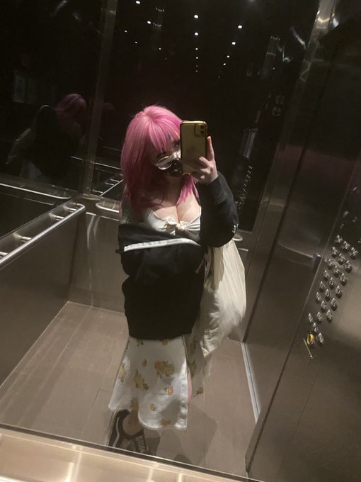 Changing my handles to @getmeoffpls bc it&rsquo;s funny and matches my tiktok lol https://t.co/N5hJuiYKyE<a class="tags" href="/tag/getmeoffpls">@getmeoffpls</a>