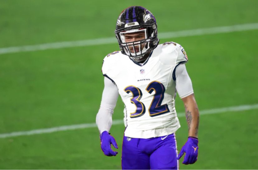 OwehSupreme's tweet photo. If you squint your eyes hard enough it looks pretty good. #RavensFlock #EditGod https://t.co/AO3pkc91vX