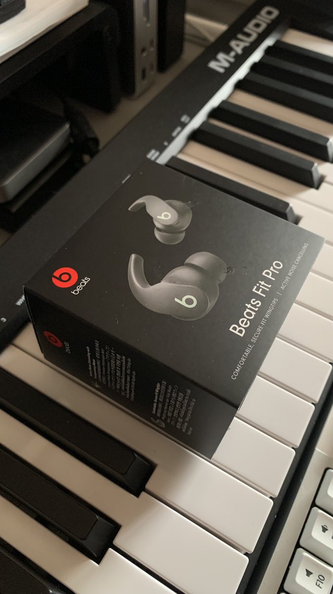 AirPodsPro持っていますが、ジムやランニング用として追加で購入してみました。
今からジム行って試してみてきます。
 #BeatsFitPro