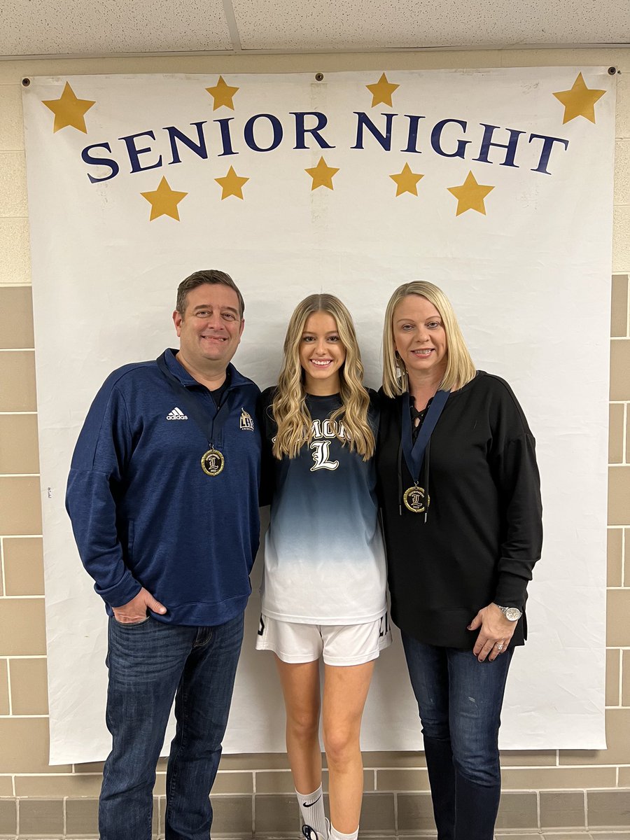 Congratulations <a href="/LHS_Girls_bball/">LHS Girls Basketball</a> on your victory over Tinley Park. Thank you to our seniors and their parents for all they have done for our program #GoLemont #WeAreLemont <a href="/LemontAD/">John Young</a>