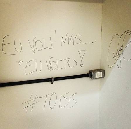 SantosFC's tweet photo. 🎶 𝙑𝙤𝙘𝙚̂ 𝙙𝙚𝙞𝙭𝙤𝙪 𝙨𝙖𝙪𝙙𝙖𝙙𝙚 🎶
🎶 𝙑𝙤𝙘𝙚̂ 𝙙𝙚𝙞𝙭𝙤𝙪 𝙨𝙖𝙪𝙙𝙖𝙙𝙚 🎶
🎶 𝙌𝙪𝙚𝙧𝙤 𝙩𝙚 𝙫𝙚𝙧 𝙤𝙪𝙩𝙧𝙖 𝙫𝙚𝙯 🎶
🎶 𝙌𝙪𝙚𝙧𝙤 𝙩𝙚 𝙫𝙚𝙧 𝙤𝙪𝙩𝙧𝙖 𝙫𝙚𝙯 🎶

#NeyDay https://t.co/MOgu1Xv9li