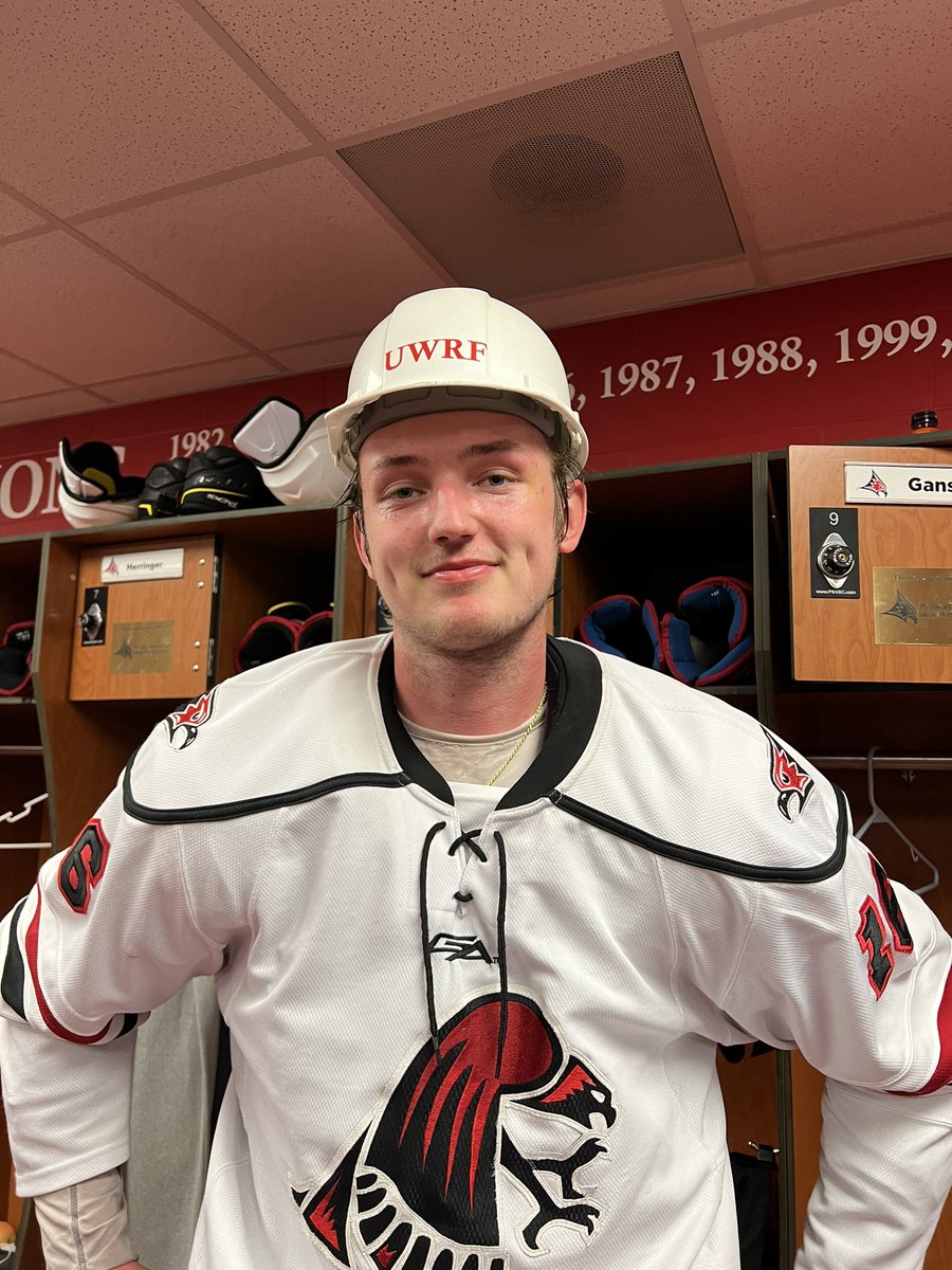 Game-Winning Goal + Hat-Trick + Hard Hat for <a href="/NoahGanske/">Noah Ganske</a> tonight!
His first NCAA Hat-Trick!

#FalconsFlyTogether #FFT
