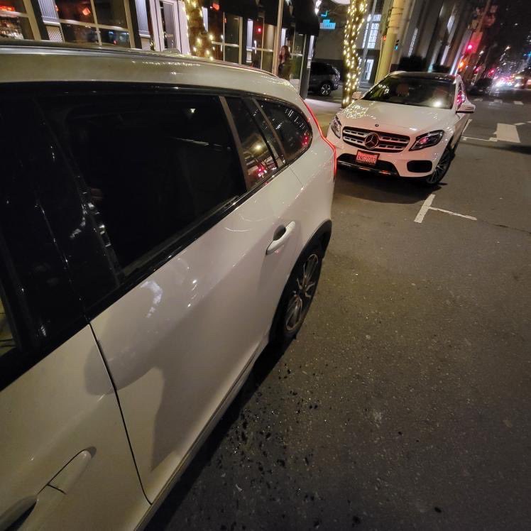 bett_yu's tweet photo. Boulevard Restaurant in San Francisco said three cars parked right outside on Mission just had their windows smashed. @KPIXtv @SFPD https://t.co/2qwPlQmWzR