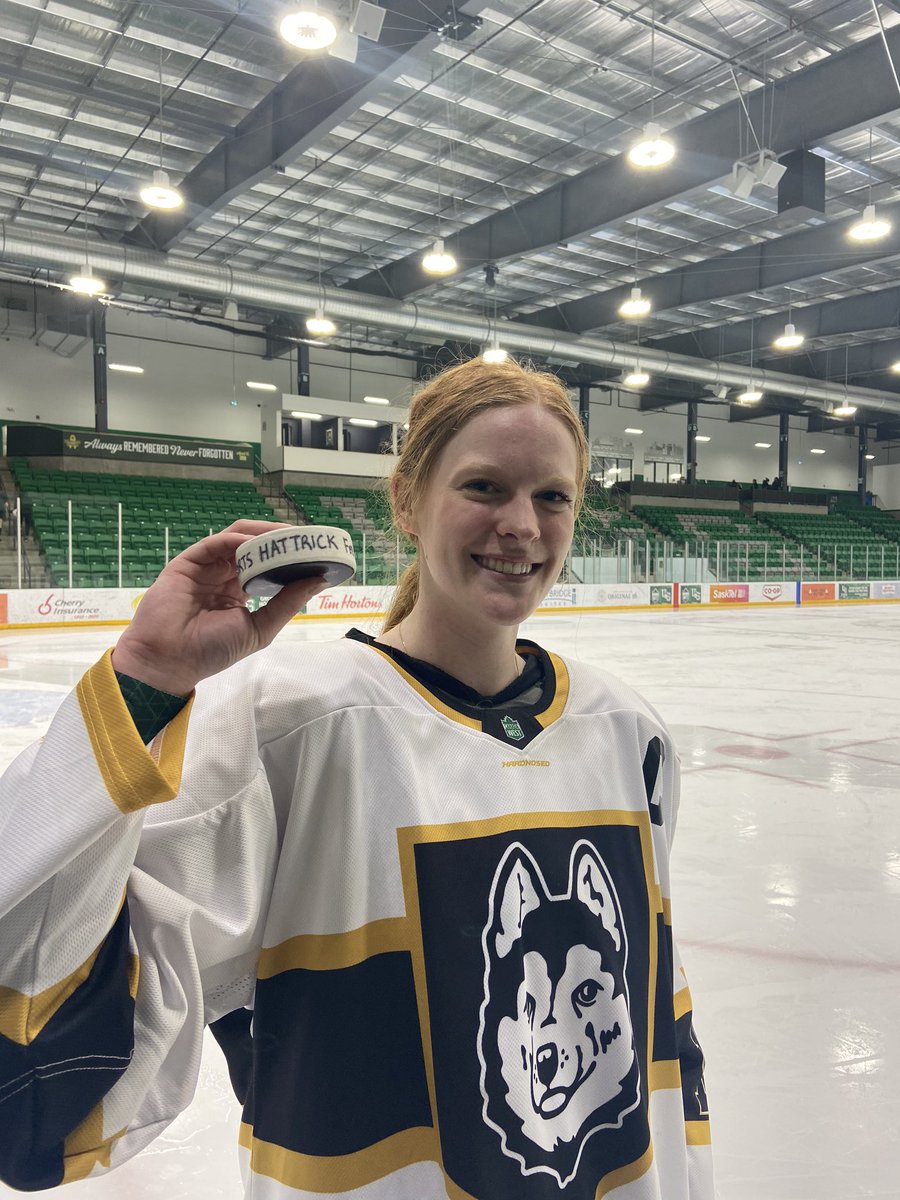 A milestone night for the captain. Bailee Bourassa, take a bow. 

#HuskiePride | <a href="/baileebourassa/">Bailee Bourassa</a>