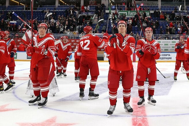 Капитан сборной по хоккею Вадим Шипачев центральный нападающий «Динамо». Олимпийский чемпион, чемпион мира, двукратный обладатель Кубка Гагарина. Второй бомбардир в истории. Пожелаем нашим спортсменам удачи на льду, успехов и победы! Болеем за наших!
#НашГеройОлимпиады #ЗаРоссию