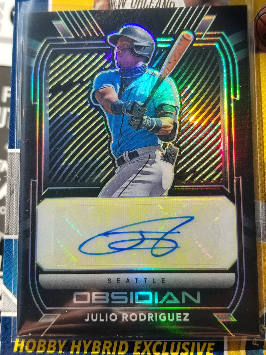 malone34's tweet photo. @CardPurchaser Just getting back into the hobby and pulled this Julio from a chronicle box today. 8/10. Made my day! https://t.co/fXWQ2Yejgj