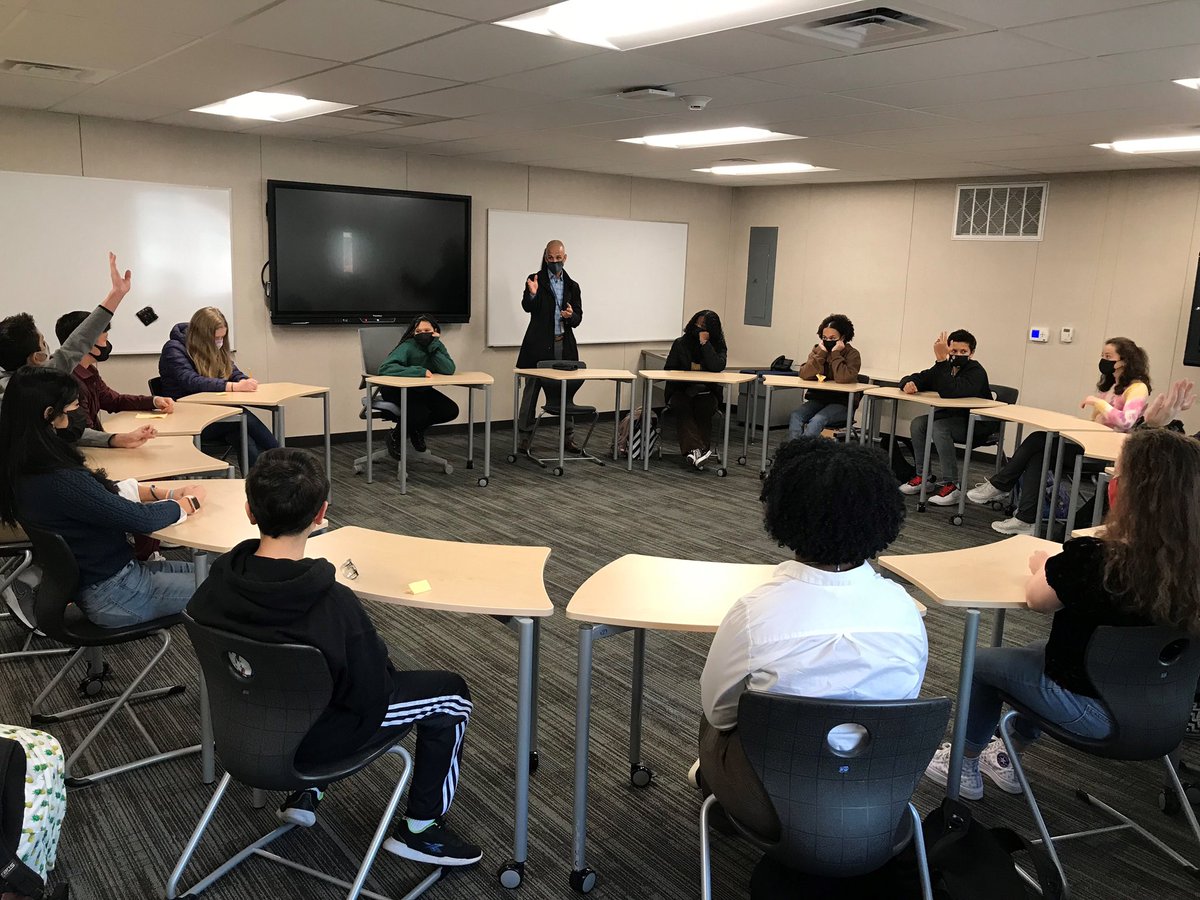 theRealRisdon's tweet photo. Risdon Middle School students met last week with Renton Schools Superintendent, Dr. Damien Pattenaude, to share what they like about our school and what can be improved. Our students were thoughtful, engaging, articulate, and great representatives of RMS. #Timberwolves https://t.co/4TPQXuPbUO