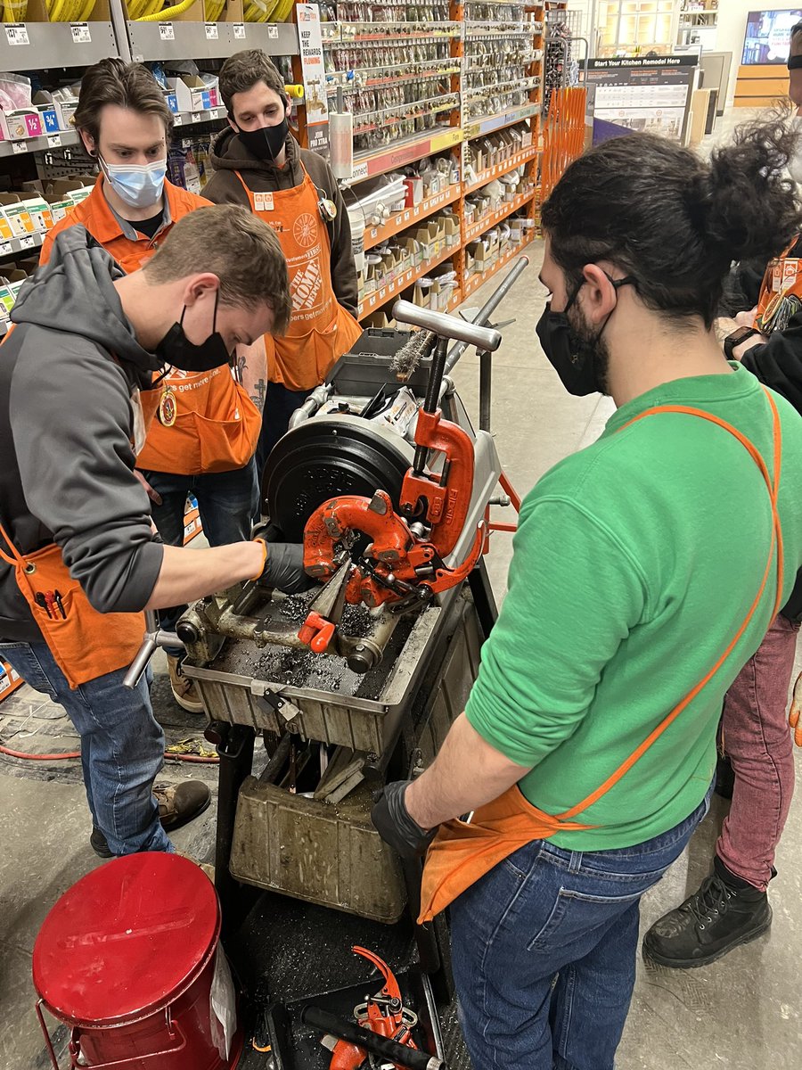 SNOW DAY PK! Passing by plumbing today and it seems as though Alex had intrigued an entire pumpkin patch to train on the pipe cutter!! Way to go Alex and great job to everyone that participated! @AsalazarHD3848 @Rjbuck4 @HDNuhfer @SeanMatson_THD