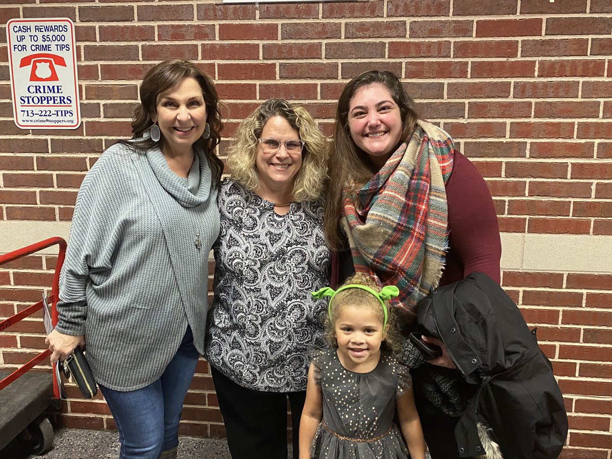 CrestonHerron's tweet photo. What a night! I enjoyed a daddy-daughter date night, watching @CollinsDrama present Shrek the Musical! We had an absolute blast! This was her first show and now she is hooked! Bravo, @KleinCollins on a spectacular performance! #KleinFamily @KleinISD @KCHStigers https://t.co/Y2niozI06C