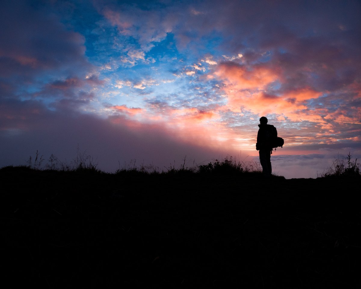 GoPro's tweet photo. Photo of the Day: Get out there 🌄 David Paredes soaked in an Ecuadorian sunset at 10,000ft

#GoPro #Ecuador #Sunset #Silhouette #Camping #Backpacking #CerroPuñay https://t.co/7phR3vPK1r