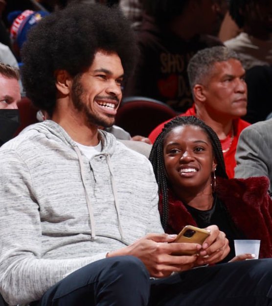 Jarrett Allen claps back at the haters for roasting his outfit last night “What am I suppose to do? Wear a $5,000 chain? I thought I was alright.” (h/t @bayburmTV)