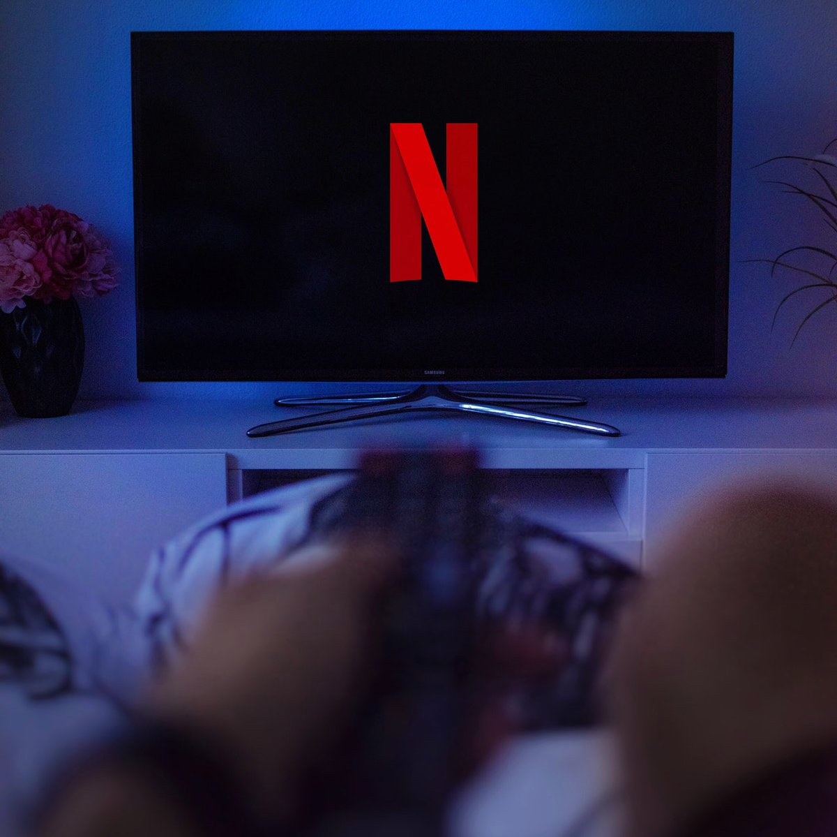 Netflix is gifting $1M to film and TV students in the Sub-Saharan Africa region. This is of The Netflix Creative Equity Scholarship Fund, launched in 2021. The fund is to be allocated to initiatives around the world across the next 5 years. For more info:fwaconnect.com/netflix-commit…