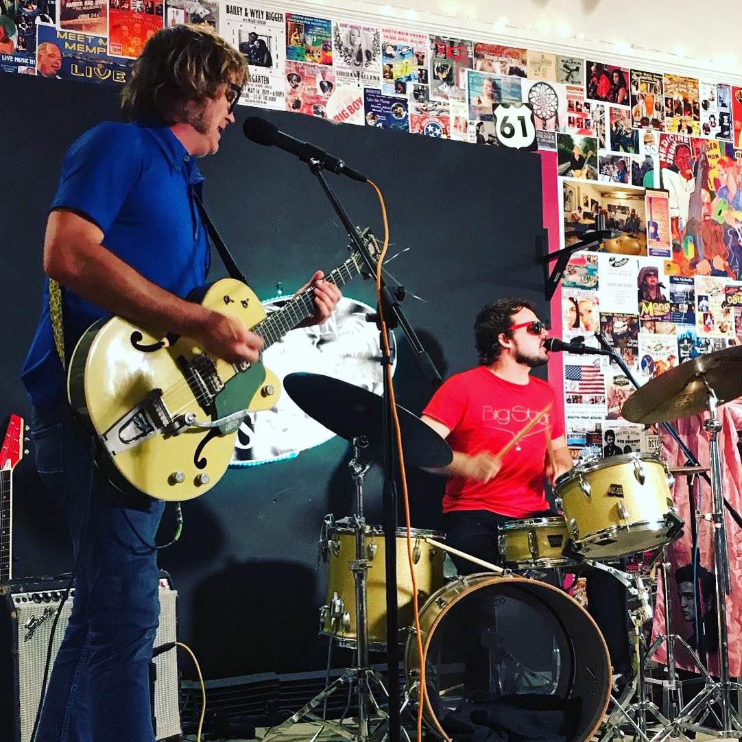 Turnstyles at <a href="/BsideMemphis/">BsideMemphis</a> tonight at 9:30 w/ DJ Jesse James Davis! Don’t miss it! #livemusic #memphis #bside #turnstyles #garagerock #surfrock #leggo